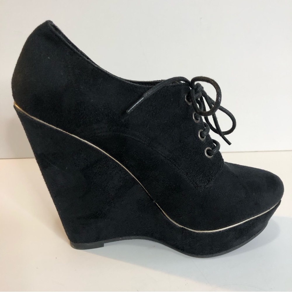 Woman’s suede black lace up platform wedge shoes size 6
